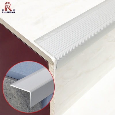 Anodized Black Metal Stair Nosing 2.8m Length Slip Resistant Trapezoid